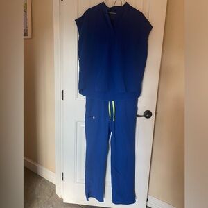 Blue Figs brand scrub set